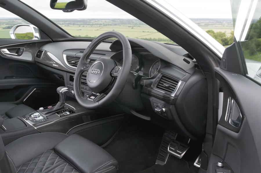 Интерьер Audi S7 Sportback 2012 года  (UK) (фото 13 из 17)